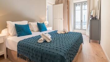 2 chambres, fer et planche à repasser, Wi-Fi, draps fournis