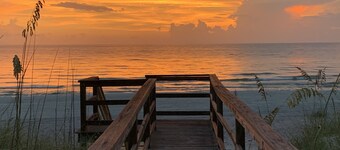 Lost in the View! Quiet white sugar sand beach! Beautiful views of the Gulf