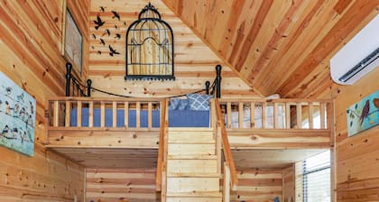 Luxury Treehouse w/ Grill, Fire Pit, & Pond in Dripping Springs