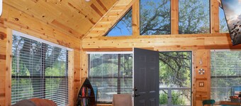 Nautical Treehouse Escape w/ Queen Bed, Fire Pit, Grill & Pond Views