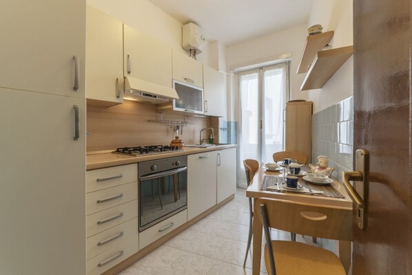 Oven, stovetop