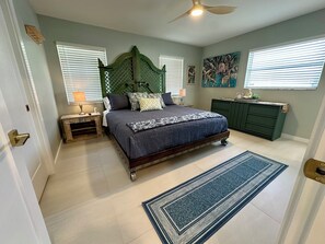 4 habitaciones, tabla de planchar con plancha y cuna de viaje 