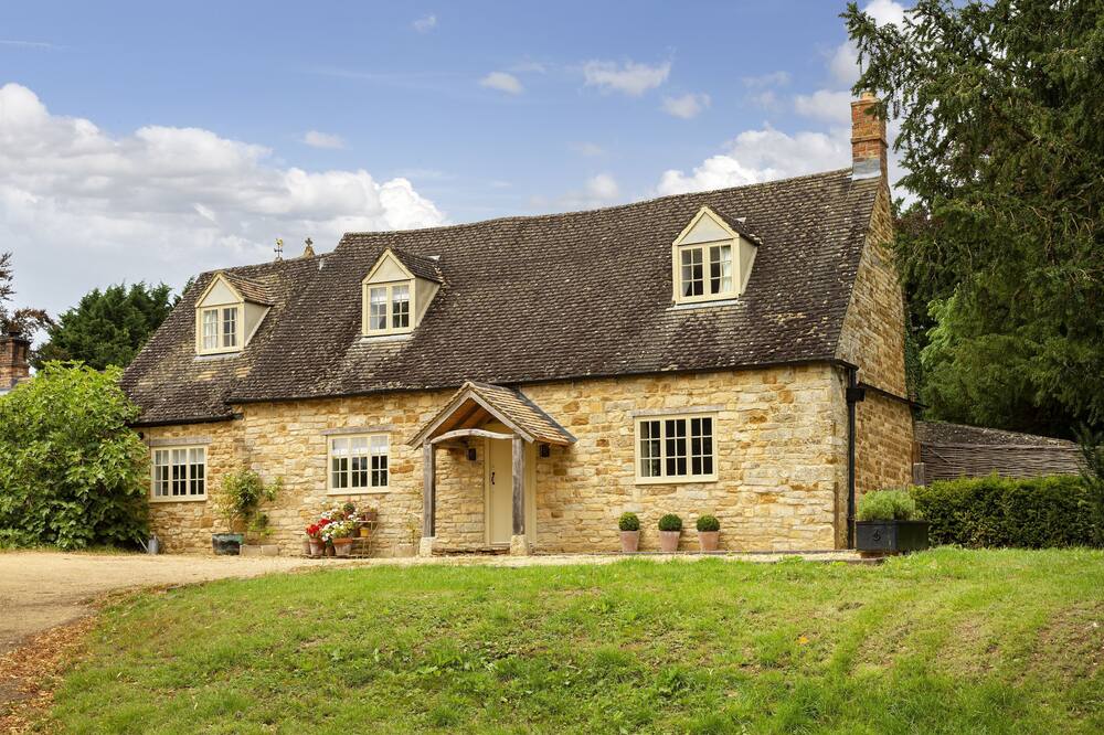 Kitchen Garden Cottage is a beautiful honey coloured stone cottage