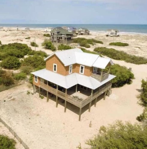 Shore Relaxing!, Ocean views, Wild horses, Farm house cottage, and dog friendly!
