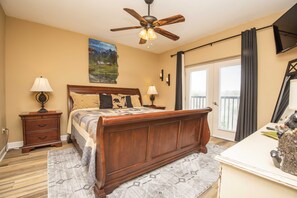 1 bedroom, memory foam beds, iron/ironing board, free WiFi