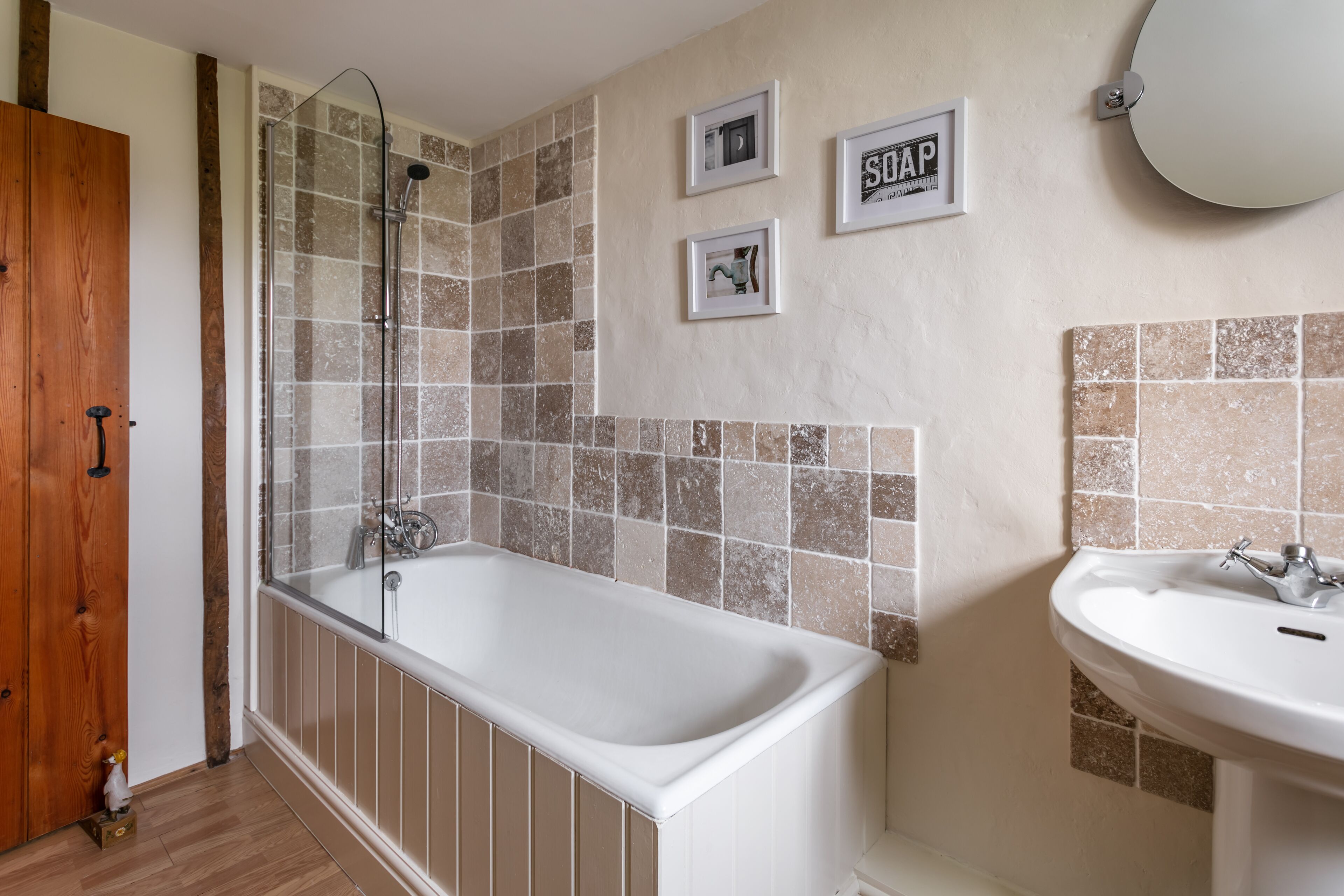 Family Cottage, Private Bathroom, River View (Maggie Puddle Cottage) | Bathroom
