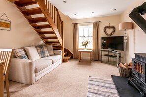 Romantic Cottage, Ensuite (The Nest) | Interior - Maggie Puddle Cottages (Grange-over-Sands)