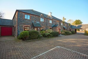 Exterior - Trevells is a spacious cottage situated in the stables at Roserrow (Roserrow)