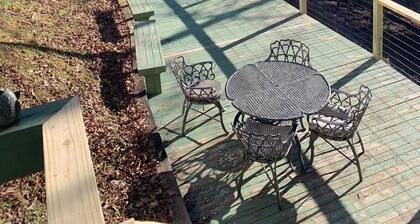 RIVER FRONT Retreat perfect for families, couples, getaways.