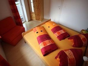 2 chambres, lit de bébé, accès au Wi-Fi (inclus)