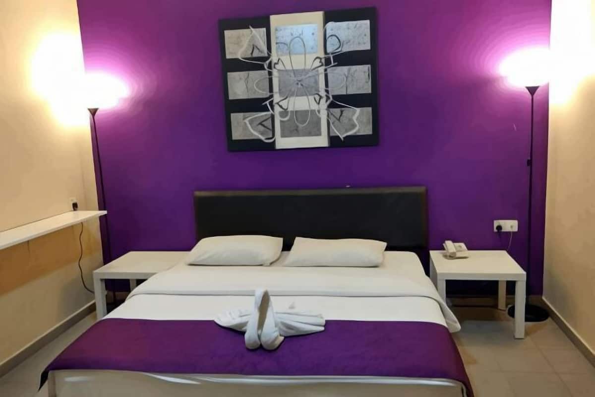 1 quarto, escrivaninha, Wi-Fi de cortesia