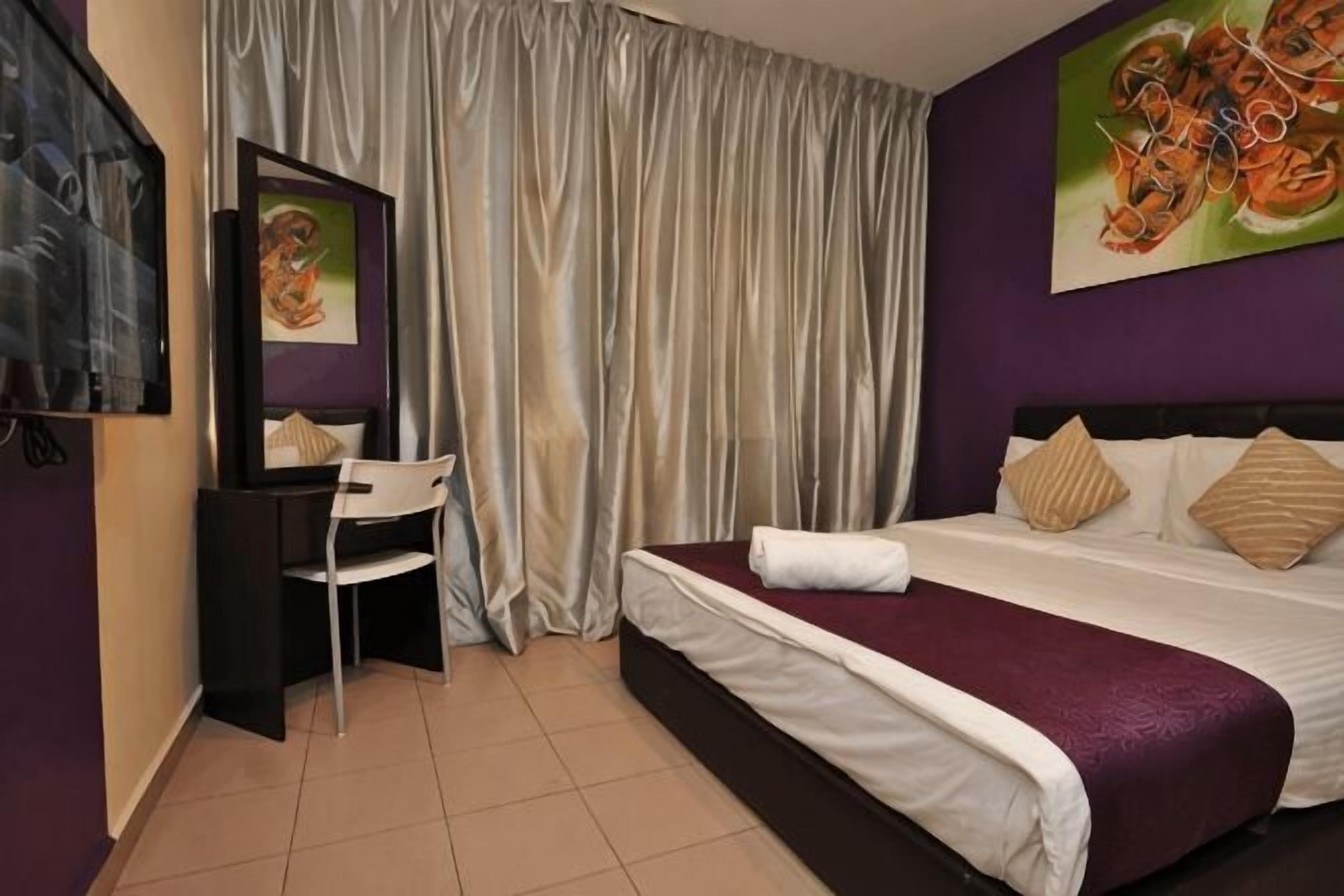 مكتب وواي فاي مجانًا