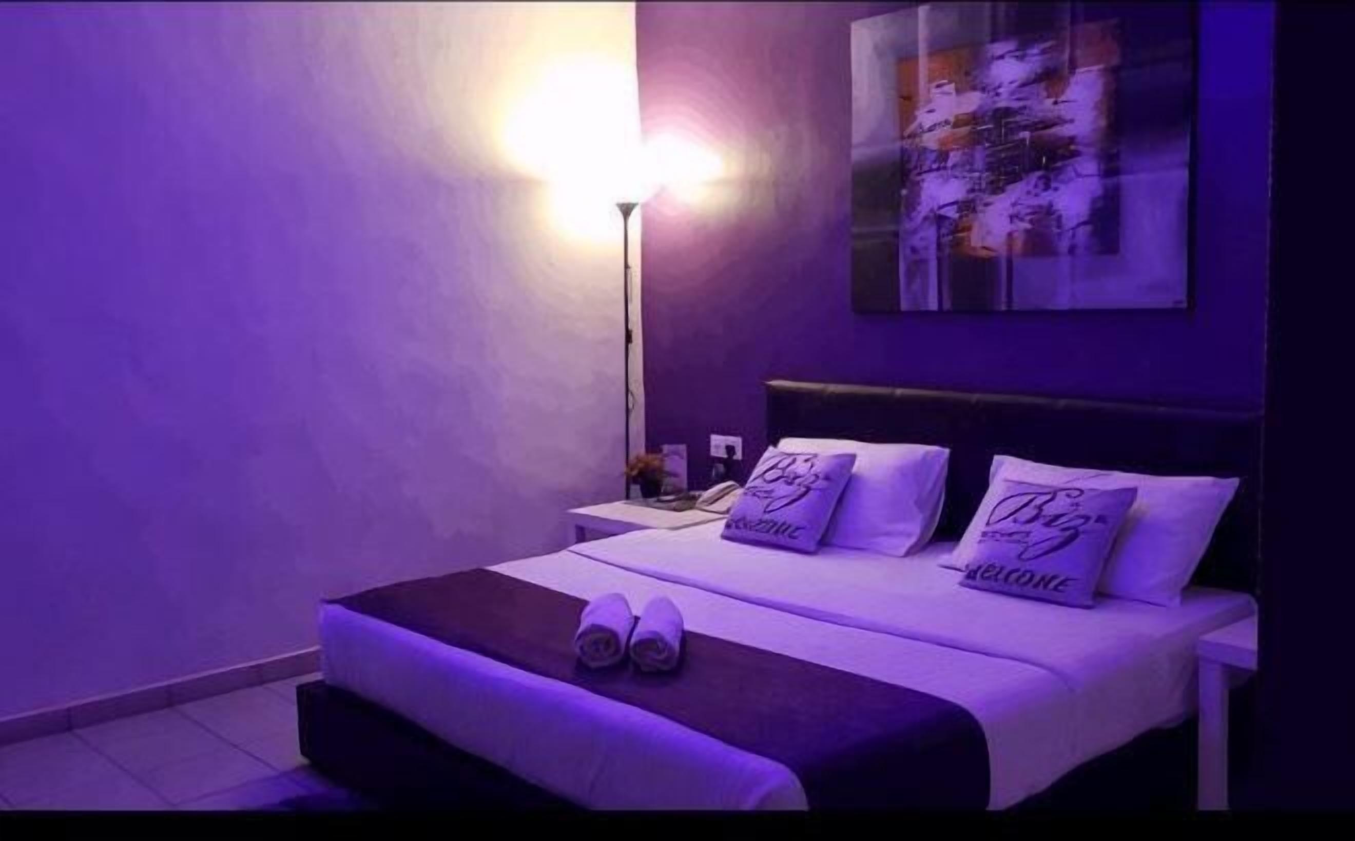 مكتب وواي فاي مجانًا