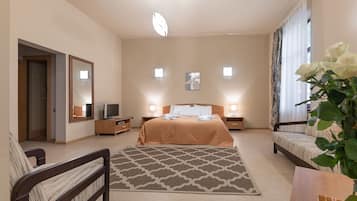 1 bedroom, internet, bed sheets