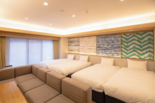 Cubrecamas, caja de seguridad en la habitación y cortinas blackout 