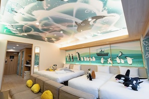 Design Quadruple Room | Down duvets, in-room safe, blackout curtains, iron/ironing board - GOLDSTAY SAKAE (Nagoya)