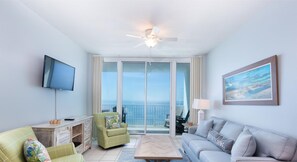 TV - Gulf Front Condo | Outdoor & Indoor Pools! (Gulf Shores)