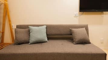 Superior Twin Room, Non Smoking | Individually decorated, individually furnished, desk, free WiFi
