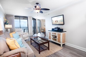 テレビ、DVD プレーヤー