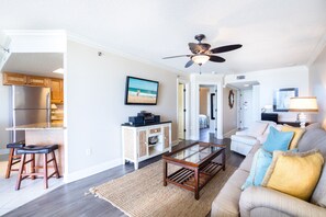 TV, DVD player - Phoenix VII 714 by Liquid Life (Orange Beach)
