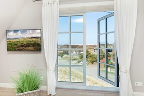 Unclassified image, 5 of 22, button - Beachalm, Deutschland (List)