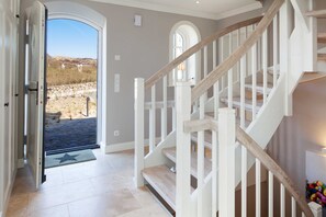 Unclassified image, 3 of 22, button