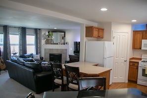 Interior - Lynnwood Airport-Retreat (Lynnwood)