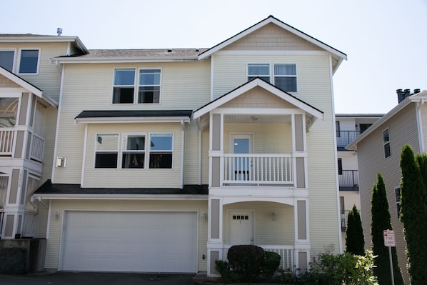 Exterior - Lynnwood Airport-Retreat (Lynnwood)