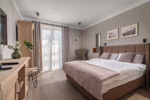 Family Suite | Iron/ironing board, free WiFi, bed sheets