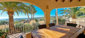 Outdoor dining - Villa Maravista by Solidays - Moraira, Costa Blanca (Moraira)