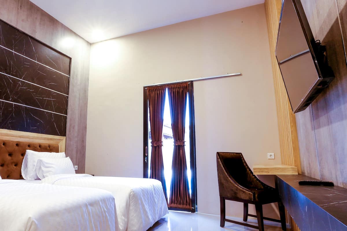 Camera Superior con letto matrimoniale o 2 letti singoli | Una scrivania, insonorizzazione, ferro/asse da stiro, Wi-Fi gratuito