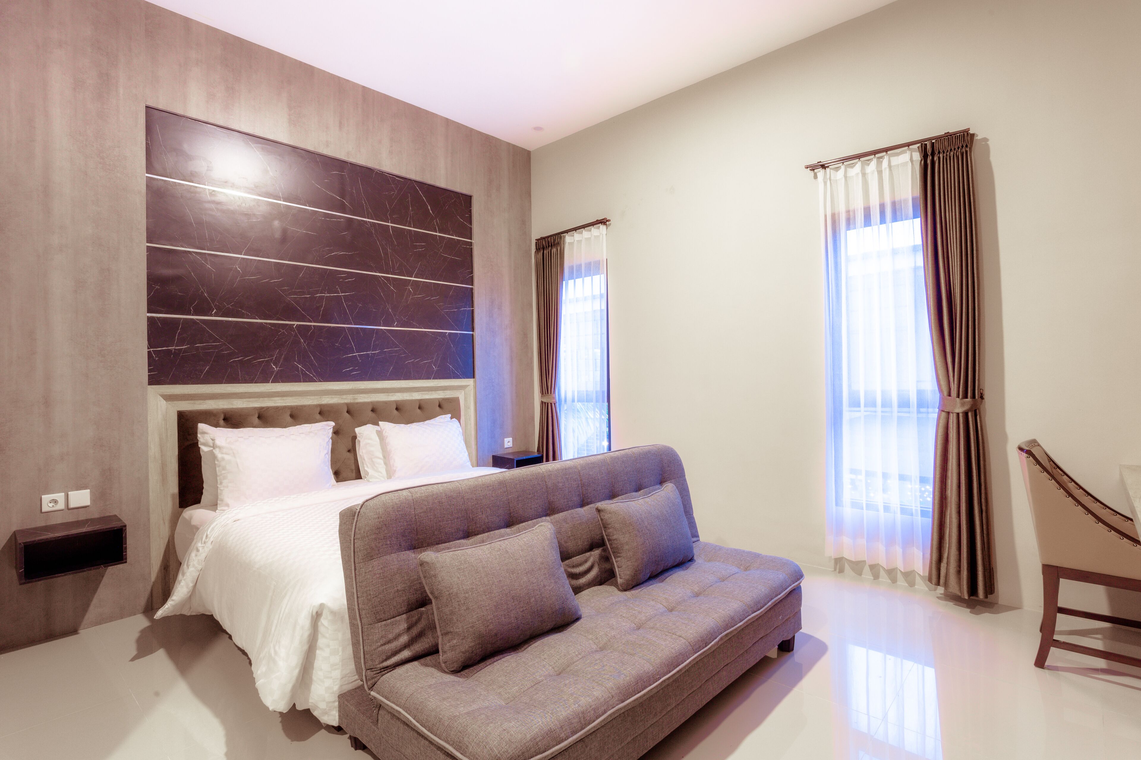 Familienzimmer | Hochwertige Bettwaren, Schreibtisch, schallisolierte Zimmer