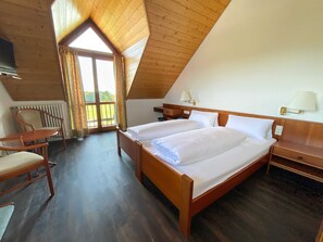 1 bedroom, in-room safe, WiFi, bed sheets
