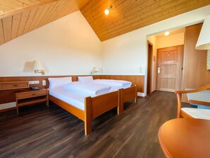 1 bedroom, WiFi, wheelchair access - Double room main building Cat. II - Höchsten Nature Experience Hotel (Illmensee)