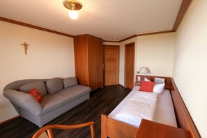 1 habitación, caja de seguridad en la habitación y wifi 