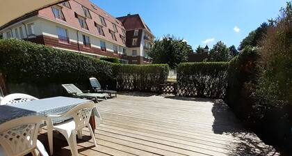 Ground floor apartment with terrace & heated pool