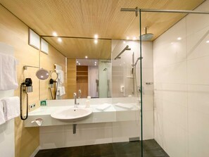 Shower, towels