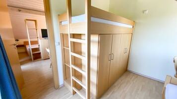 2 chambres, coffres-forts dans les chambres, Wi-Fi, draps fournis