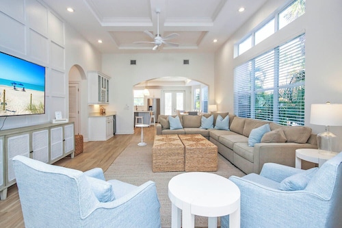 Casablanca - Captiva Island Village home with pool just two homes from the sand