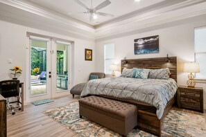 4 bedrooms, iron/ironing board, free WiFi, bed sheets