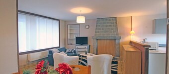 Charming Renovated House with Modern Amenities, WiFi, and Nearby Beach Access