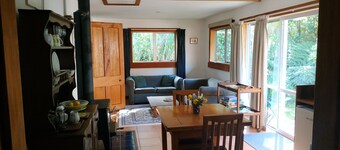 A comfortable, private, country apartment. 300mts walk to safe sandy beach.