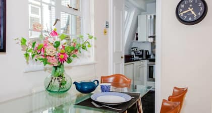 2 Bedroom West End Apartment Close To Regent's Park