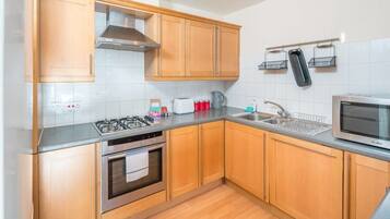 公寓 (2 Bedrooms) | 私人廚房 | 雪櫃、微波爐、焗爐、洗碗機