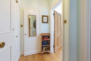 Apartment (1 Bedroom) - Gorgeous 1 Bedroom in Earl's Court With Vintage Furniture (London)