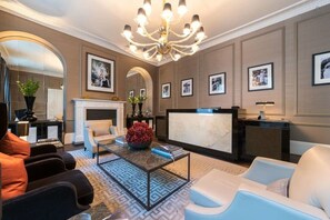 Lobby - Elegant 2bed Duplex W/gdn Near Buckingham Palace (London)