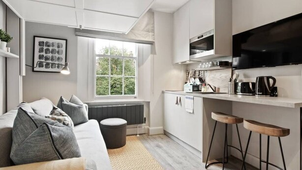 Studio (1 Bedroom) - Contemporary Studio W/suspended Bed in Camden Town (London)