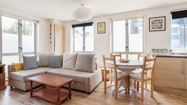 TV - Quirky 1bed Sleeps 4, 10 Mins to Mile End Tube (London)