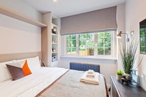 Desk, laptop workspace, iron/ironing board, free WiFi