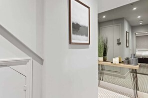 Room - Designer 1 Bed apt W/terrace Sleeps 3 in Camden (London)